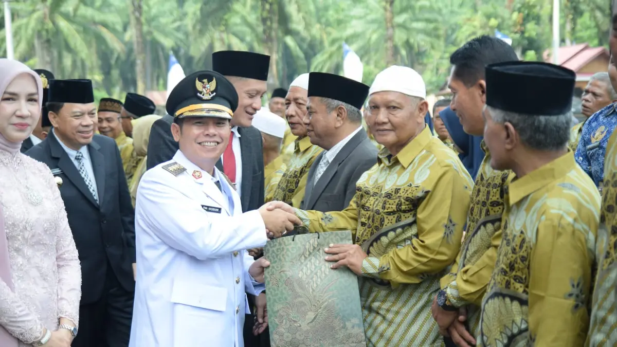 Pemkab Padang Lawas Rayakan HUT ke 19 , Bupati ajak warga perkuat kolaborasi untuk daerah yang maju, mandiri dan sejahtera. (Mitra Harahap/Sumut Pos)