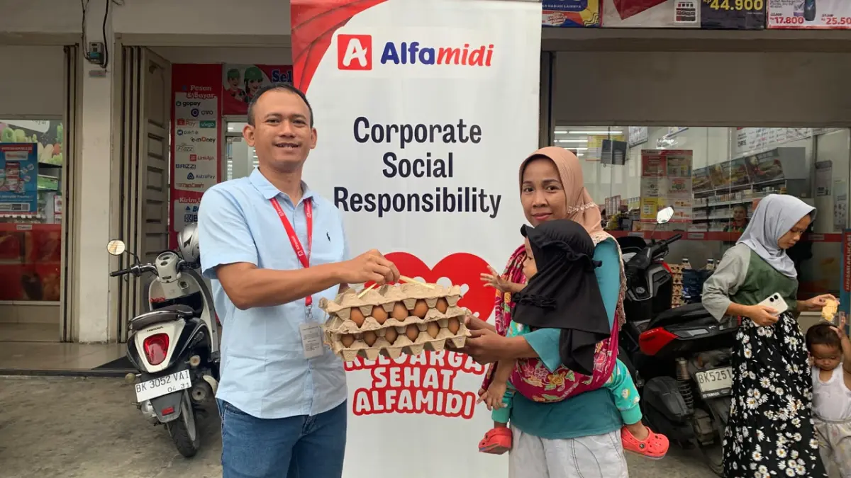 SALURKAN: Alfamidi mendistribusikan 1.800 butir telur kepada anak-anak penerima manfaat di Alfamidi Diponegoro Kisaran, Jalan Diponegoro, Kisaran Baru, Kecamatan Kisaran Barat, Kabupaten Asahan, pada Jumat (17/7/2026). (Dok Alfamidi Diponegoro Kisaran)