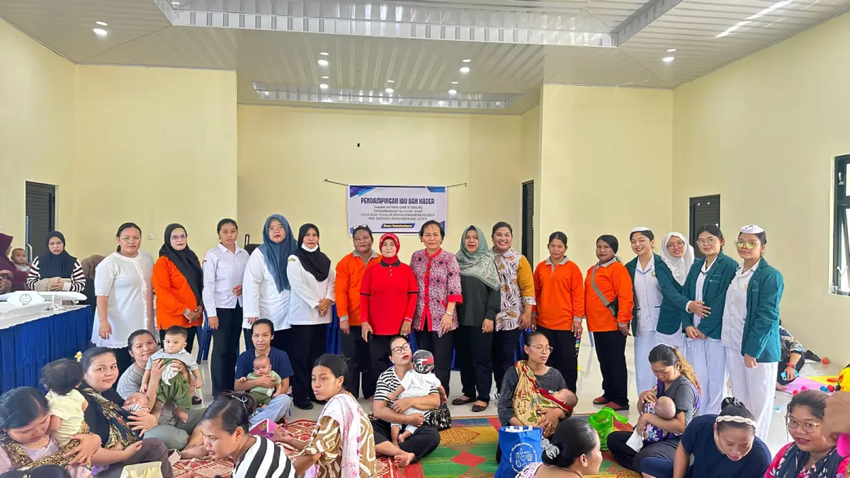 Tim dosen Jurusan Kebidanan Poltekkes Kemenkes Medan menggelar PkM di Desa Kutalimbaru dalam  memperkuat kemampuan ibu balita dan kader kesehatan dalam mendeteksi serta menstimulasi perkembangan anak usia toddler. (Dok Poltekkes Medan)
