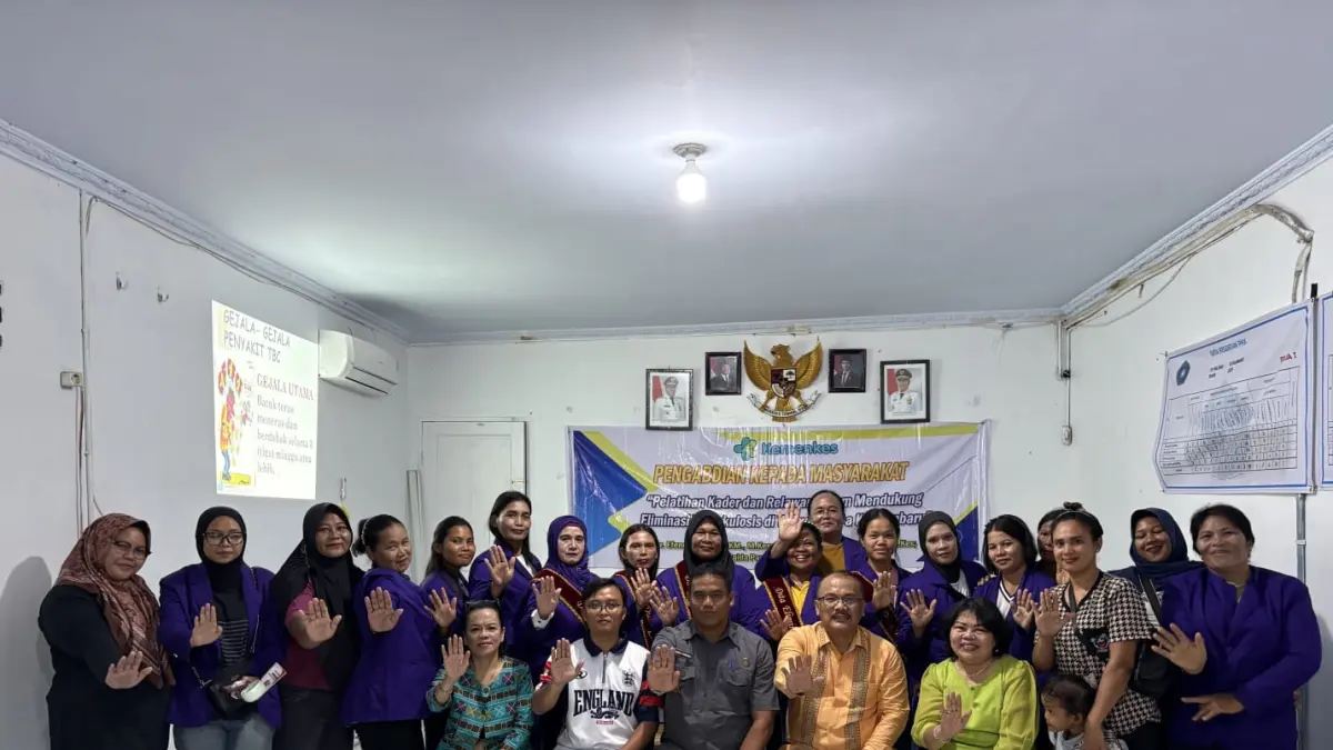 Tim dosen Politeknik Kesehatan Kementerian Kesehatan (Poltekkes Kemenkes) Medan menggelar pelatihan bagi kader kesehatan dan relawan di Desa Kutalimbaru, Kabupaten Deli Serdang. (Dok Tim dosen Poltekkes Kemenkes Medan)