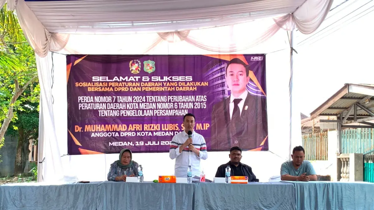 Anggota DPRD Kota Medan dari Fraksi NasDem, Dr M Afri Rizki Lubis SM M.IP saat menggelar Sosialisasi Peraturan Daerah (Perda) Kota Medan No.7 Tahun 2026 tentang Perubahan Perda Nomor 6 Tahun 2015 tentang Pengelolaan Persampahan.(Markus Pasaribu/Sumut Pos)