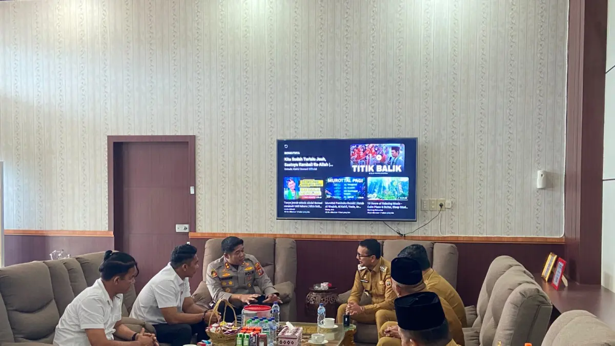 Kapolres Labuhanbatu Selatan, AKBP Rosef Efendi, S.I.K., M.H., CPHR saat menermui Kajari Labusel. (Khairuddin/Sumut Pos)