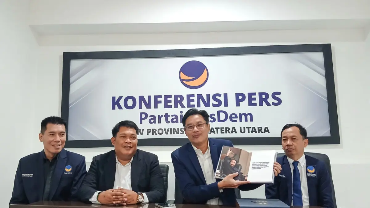 Ketua DPW NasDem Sumut Iskandar ST, bersama Wakil Sekretaris DPW NasDem Sumut Anderson King Junior dan Bendahara DPW NasDem Sumut Iqbal P. Simangunsong, Rabu (22/7/2026) (Triadi Wibowo)