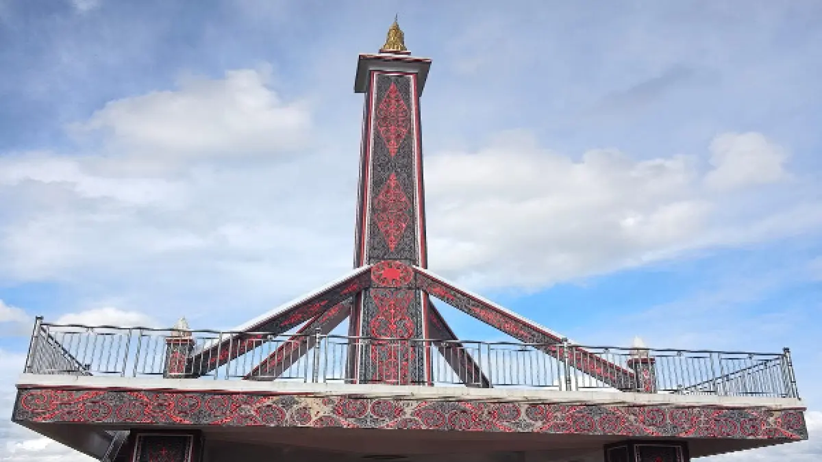 Tugu Raja Marsundung Simanjuntak di Desa Parsuratan, Kecamatan Balige, Kabupaten Toba, Sumatera Utara. (dok istimewa)