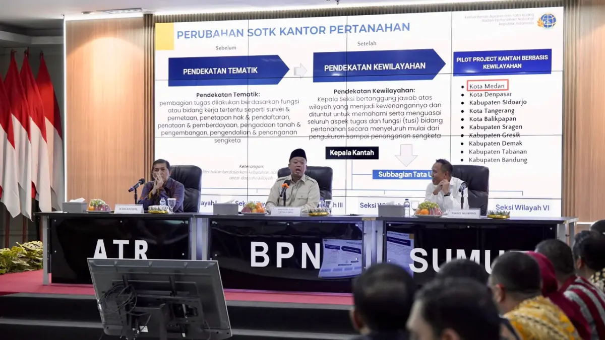 Menteri Agraria dan Tata Ruang/Kepala Badan Pertanahan Nasional (ATR/BPN), Nusron Wahid,saat beri pengarahan kepada jajaran Kantor Wilayah (Kanwil) BPN Provinsi Sumatera Utara beserta Kantor Pertanahan (Kantah) se-Provinsi Sumatera Utara, di Medan, Rabu (22/07/2026).(Foto Biro Humas ATR/BPN)