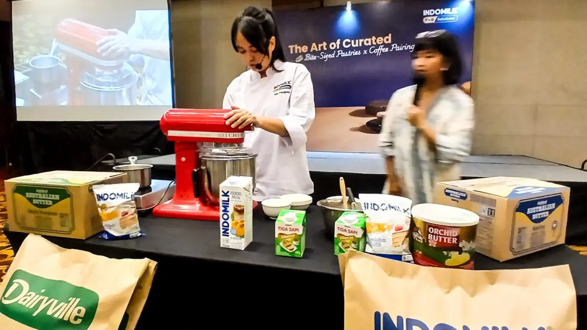 Indomilk Bakepreneur Roadshow bertajuk "The Art of Curated Bite-Sized Pastries x Coffee Pairing" di JW Marriott Hotel Medan pada Kamis (23/7/2026). (Triadi Wibowo)
