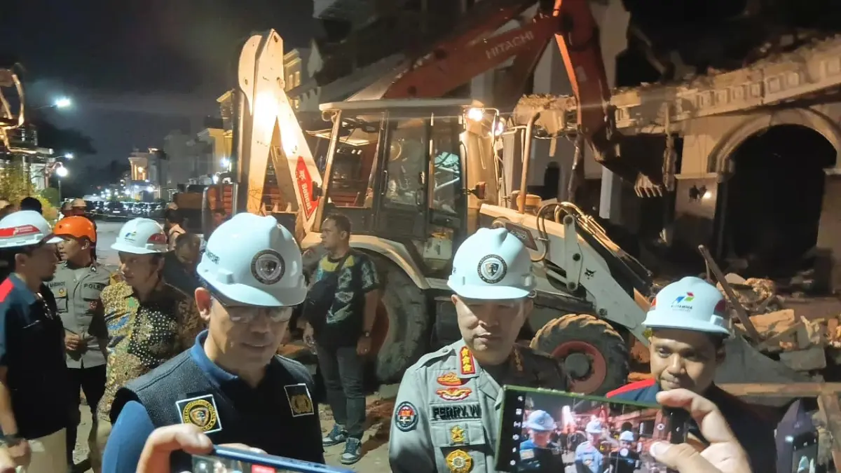 Kabid Humas Polda Sumut, Kombes Pol Ferry Walintukan saat di lokasi ledakan. (Dok: Polda Sumut)