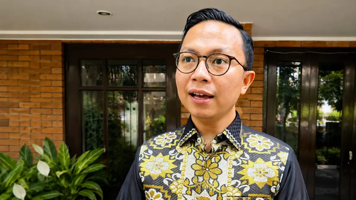 KORUPSI: Willyam Raja D Halawa selaku kuasa hukum Direktur PT PASU Djoko Sutrisno, saat memberikan keterangan terkait korupsi Inalum, Jumat (24/7/2026). (Dok: Gusman/Sumut Pos)
