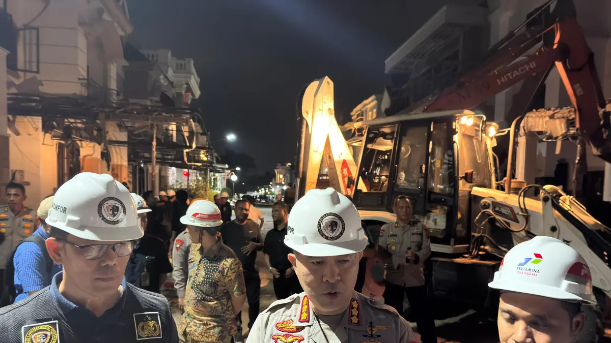 LEDAKAN: Polda Sumut menjelaskan perkembangan ledakan di Grand Polonia, Kamis (23/7/2026) malam. (Dok: Gusman/Sumut Pos)

