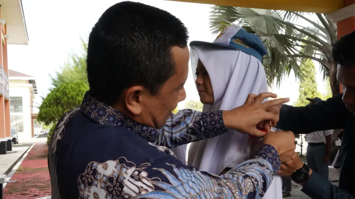 Pemkab Paluta memulai pemusatan pendidikan dan pelatihan Pasukan Pengibar Bendera Pusaka (Paskibraka) Tahun 2026 yang digelar di Halaman Kantor Bupati Paluta, Jumat (24/7/2026). (Mitra Harahap/Sumut Pos)
