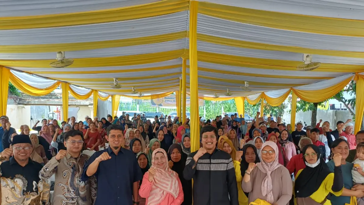 
Anggota DPRD Kota Medan Fraksi Partai Golkar, dr Dimas Sofani Lubis menggelar Reses di Jalan Sei Belutu, Kelurahan PB Selayang II, Kecamatan Medan Selayang, Minggu (26/7/2026). (Markus Pasaribu/Sumut Pos) 