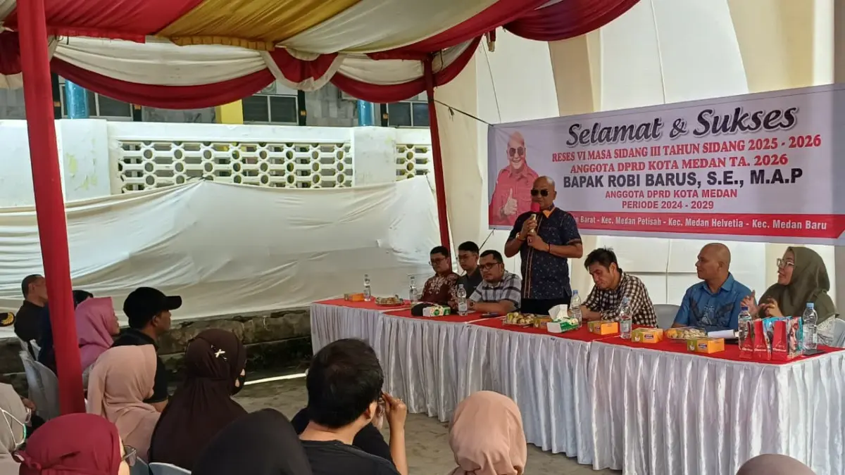 Ketua Fraksi PDI Perjuangan DPRD Kota Medan, Robi Barus SE, M.AP, menggelar Reses VI Masa Persidangan III Tahun Sidang 2025–2026 di Jalan Hindu, Kelurahan Kesawan, Kecamatan Medan Barat, Minggu (26/7/2026) sore.(Markus Pasaribu/Sumut Pos)