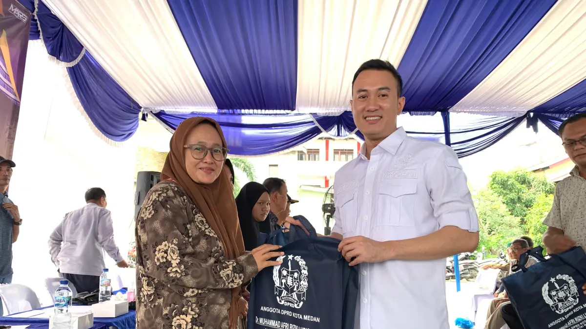 RESES: Anggota DPRD Medan, Rizky Lubis saat gelar Reses VI di dua tempat di Kecamatan Medan Johor, Minggu (26/7/2026). (Dok: Markus Pasaribu/ Sumut Pos)
