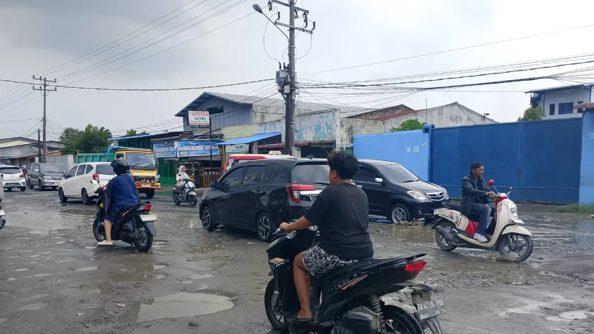 Jalan Veteran Pasar 9, Desa Manunggal, Kecamatan Helvetia, Kabupaten Deli Serdang, akan dilakukan perbaikan dan mulai dikerjakan pada Agustus 2026.(Dok : Ihsan Syahreza)