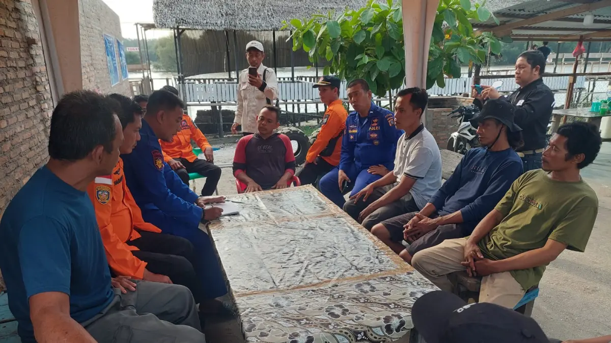 Tim SAR gabungan bersama keluarga korban menyepakati penghentian operasi pencarian ABK pukat jaring pari yang hilang di perairan Selat Malaka, sekitar Pulau Berhala, Selasa (28/7/2026).  (Liberti H. Haloho/Sumut Pos)