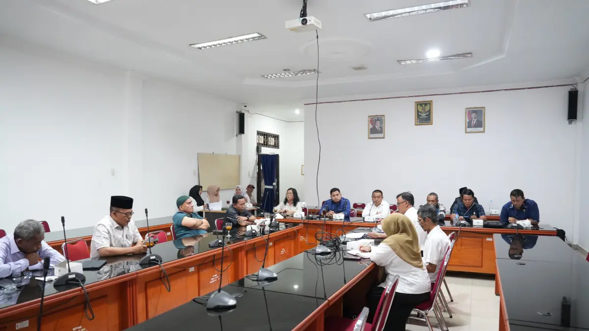 Suasana rapat perdana pembahasan revisi RTRW Kabupaten Deliserdang batal digelar.(Batara/Sumut Pos)