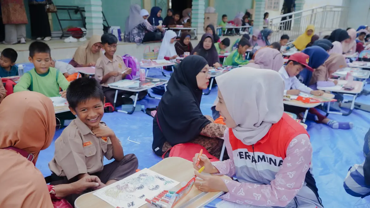 HARI ANAK: 120 anak berkebutuhan khusus dari Sekolah Luar Biasa Negeri (SLBN) Pembina Aceh Tamiang memperingati Hari Anak Nasional. Dalam kesempatan itu, mereka aktif mengikuti serangkaian acara dan memperlihatkan bakat seni dihadapan tamu undangan. (Dok: PHR Zona 1)
