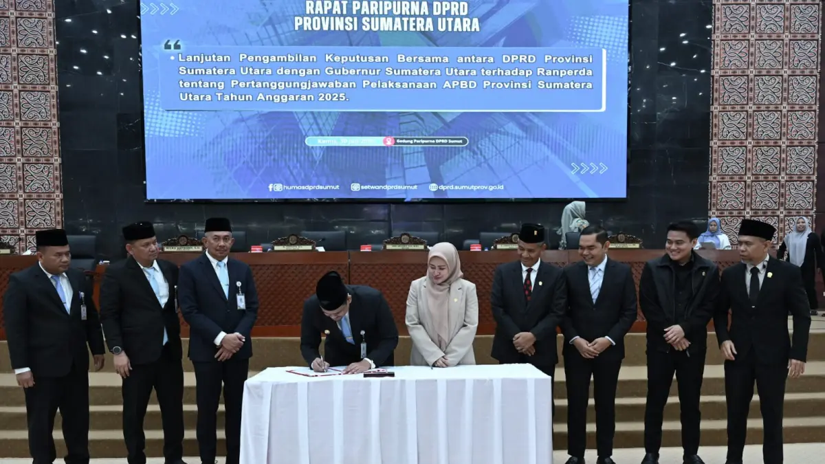 RANPERDA: Gubsu Muhammad Bobby Afif Nasution menghadiri Rapat Paripurna DPRD Sumut tentang Pertanggungjawaban Pelaksanaan APBD Provinsi Sumatera Utara Tahun Anggaran 2025 di Ruang Sidang Paripurna DPRD Sumut Jalan Imam Bonjol Medan, Kamis (30/7/2026). (Dok: Dinas Kominfo Sumut)