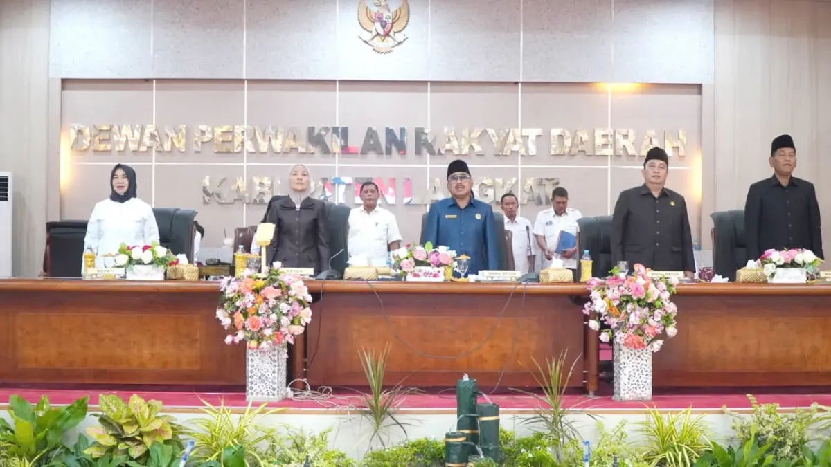 
Rapat paripurna pengesahan pertanggungjawaban pelaksanaan APBD Langkat tahun anggaran 2025. (Diskominfo Langkat/Sumut Pos)