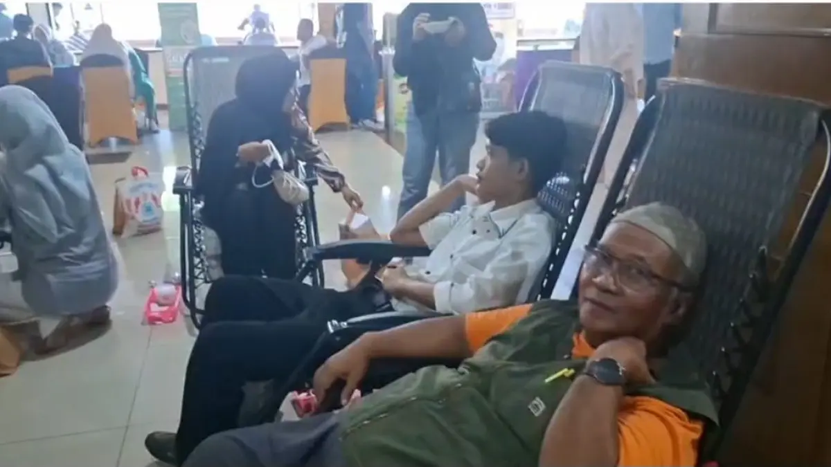  Sambut Hari Ulang Tahun ke-81 Kemerdekaan Republik Indonesia, Hotel Madani Medan mengawali  kegiatan sosial dengan  donor darah dan pengobatan gratis . (Tomy/Sumut Pos)