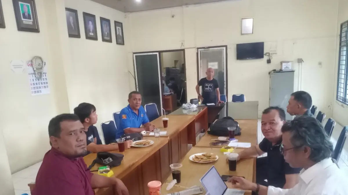 RAPAT: Panitia Turnamen Catur SIWO PWI - STOK Binaguna Piala Ketua PWI Sumut 2026 telah dibuka gelar rapat, beberapa waktu lalu. (Dok Panitia)