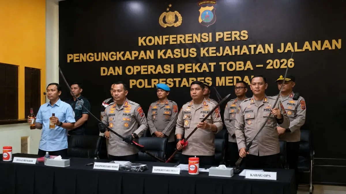 KASUS: Polrestabes Medan saat menggelar konferensi pers terkait pengungkapan sejumlah kasus, Selasa (4/8/2026) malam. (Dok: Gusman/Sumut Pos)