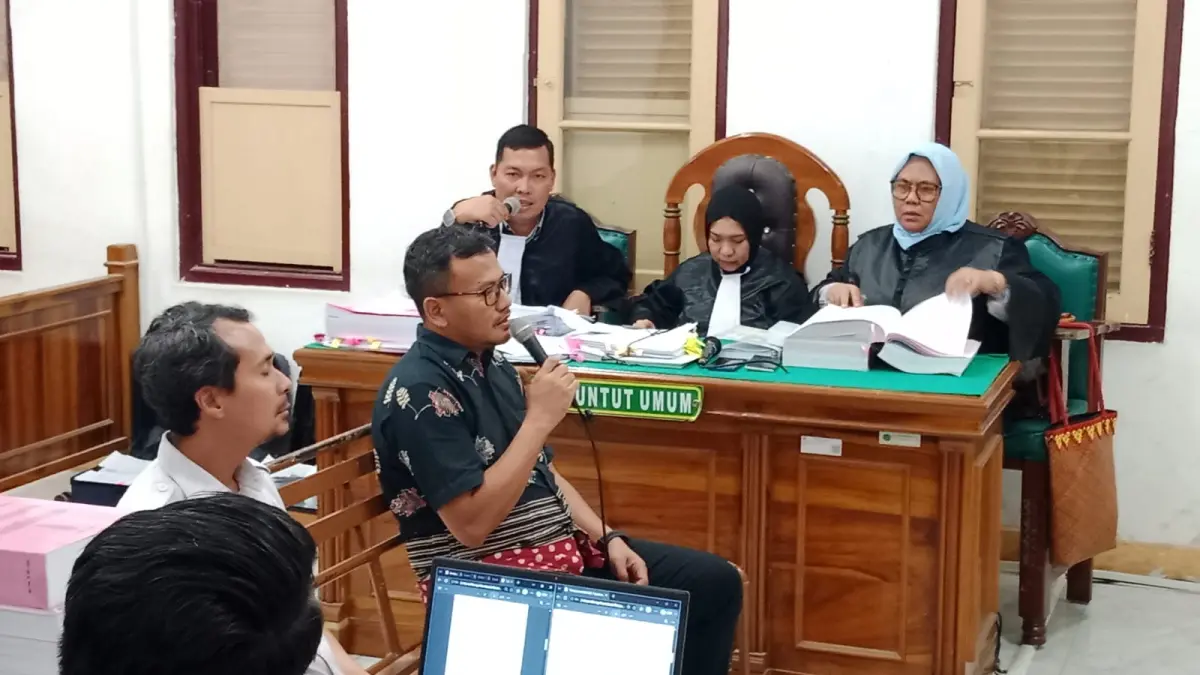SAKSI: Dua saksi dihadirkan memberikan keterangan dalam kasus dugaan korupsi Waterfront City Samosir di Pengadilan Tipikor Medan, Rabu (5/8/2026) sore. (Dok: Gusman/Sumut Pos)
