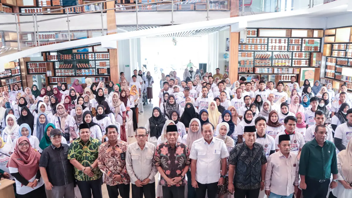 Anggota DPR RI dari partai PKB H. Ashari Tambunan saat hadiri kegiatan literasi sadar halall di sergai . (Fadly/Sumut Pos)
