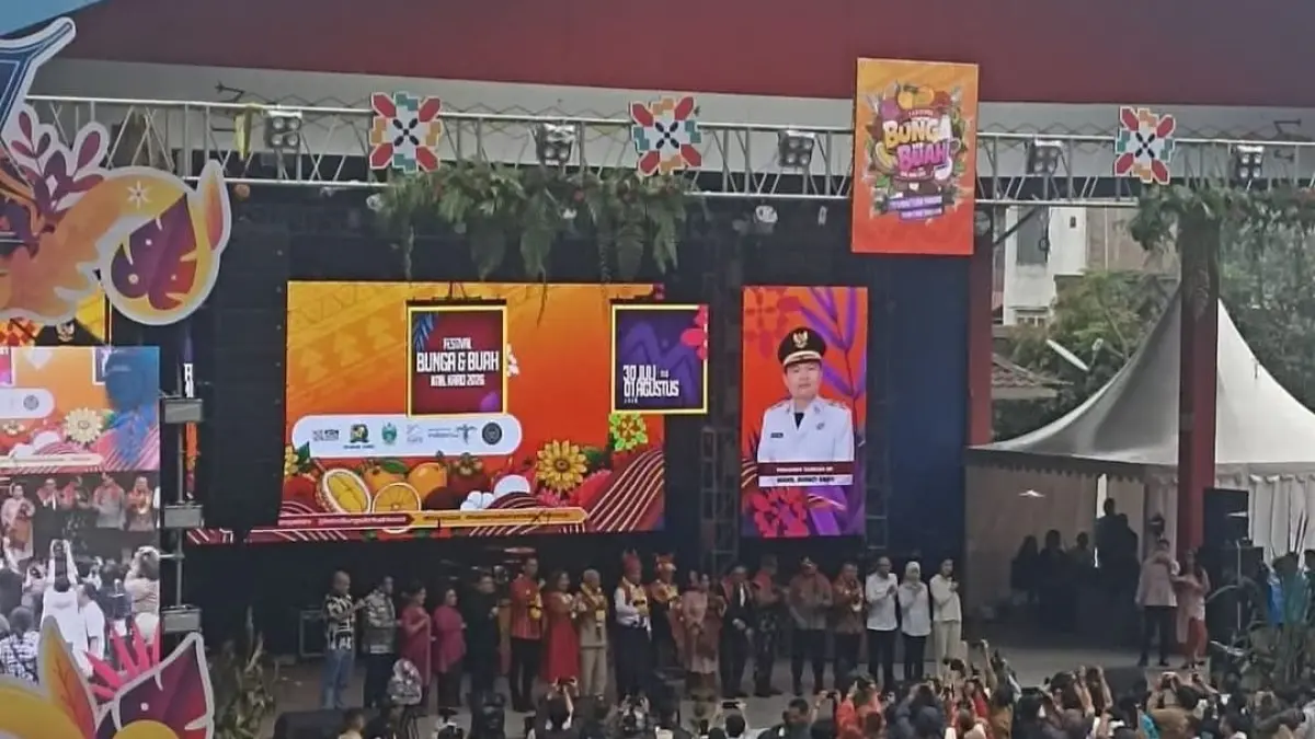 FBB: Panggung event Festival Bunga dan Buah di Taman Mejuah-juah Berastagi. (Solideo/Sumut Pos)