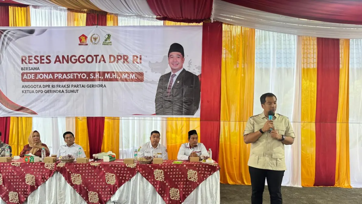 RESES: Anggota DPR RI, Ade Jona Prasetyo saat reses di Medan Kota, Kamis (6/8/2026). (Dok: Tim Ade Jona)