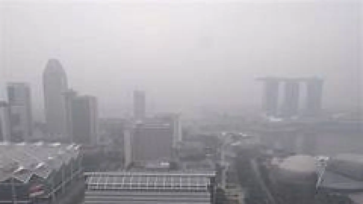 Kabut asap menyelimuti Singapura. (kbr.id)