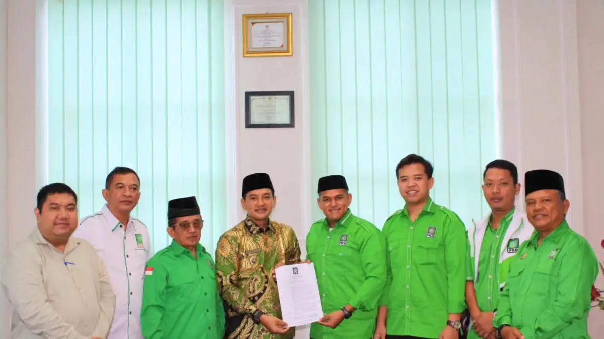  Wali Kota Tebingtinggi, H. Iman Irdian Saragih, menerima audiensi pengurus DPC PKB Kota Tebingtinggi masa bakti 2026–2031 di Balai Kota, Jumat (7/8). Pertemuan membahas penguatan sinergi untuk mendukung pembangunan daerah. (Azan Purba/Sumut Pos)