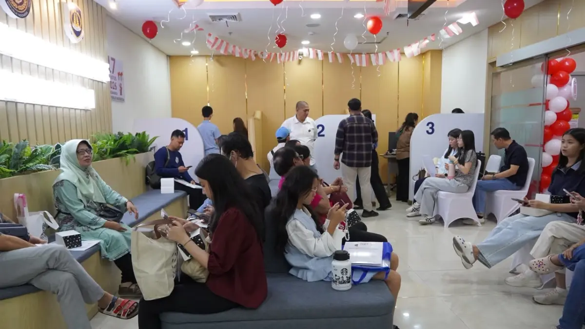 PASPOR: Warga Medan saat mengantre mengurus paspir di Immigration Lounge Delipark, Sabtu (8/8/2026). (Dok: Immigrasi Medan)