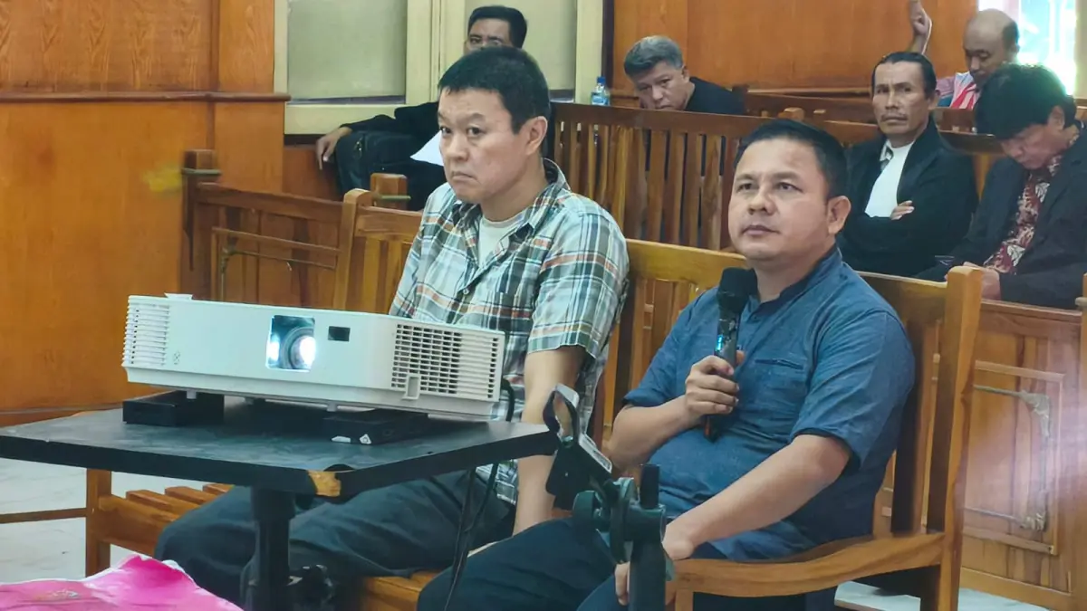 SAKSI: Direktur PT Bismacindo Perkasa, Budi Pranoto memberikan kesaksian dalam kasus korupsi smartboard Langkat di Pengadilan Tipikor Medan, Senin (10/8/2026). (Dok: Gusman/Sumut Pos)
