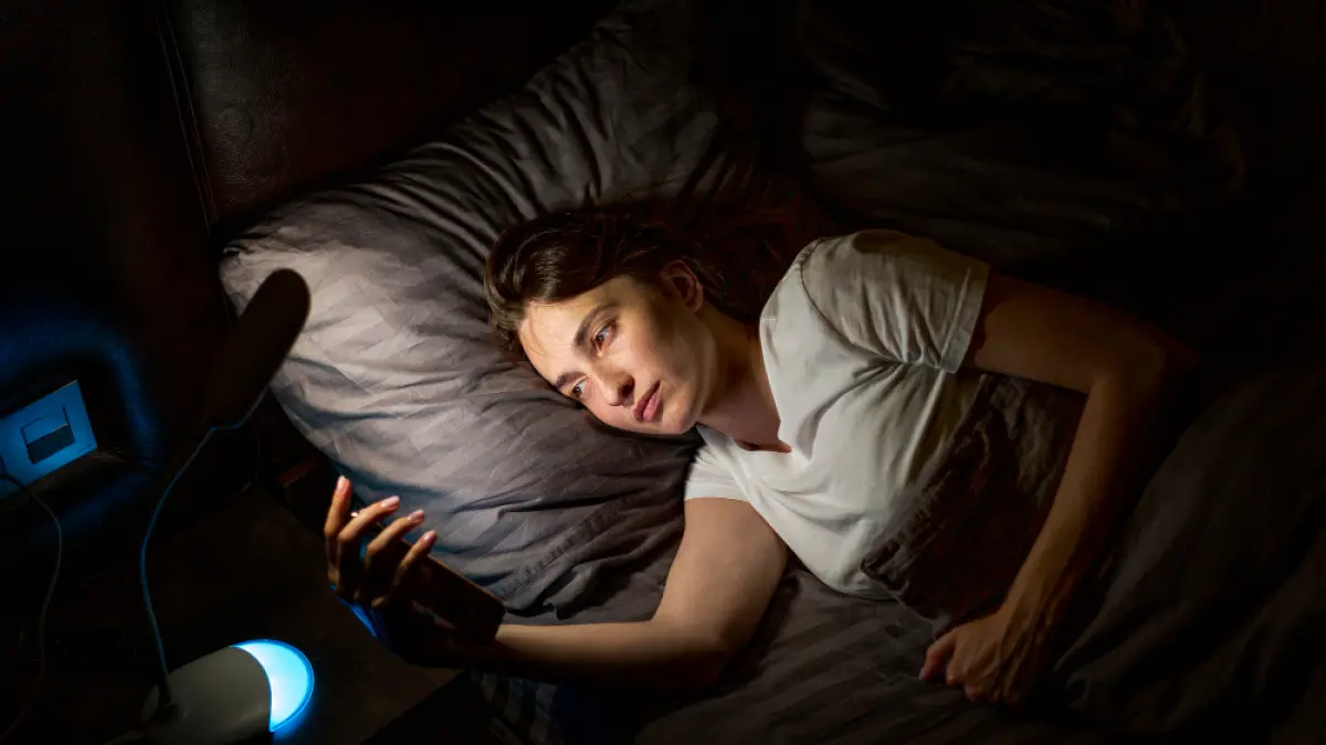 Tidur yang terlalu larut malam diam-diam akan merusak kesehatan jantung. (Preefik.com/Ilustrasi)