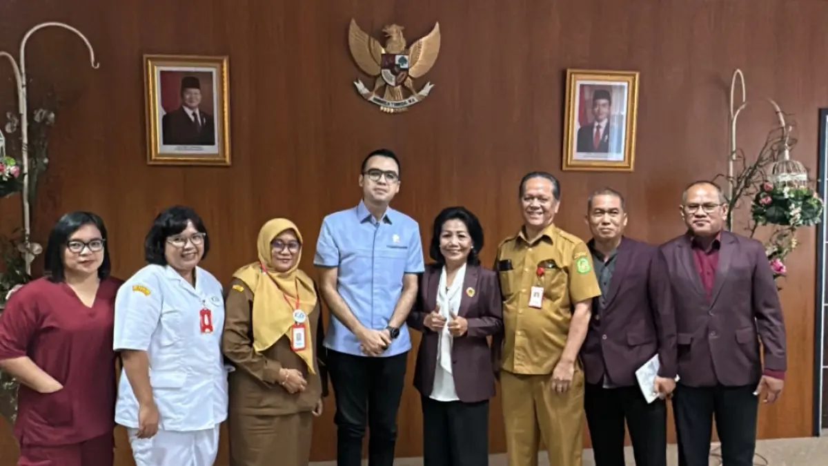 BERSAMA: Anggota Komisi II DPRD Kota Medan Afif Abdillah bersama pengurus PPNI Kota Medan, Rabu (12/8) di gedung DPRD Kota Medan. (Dok: Tim Afif Abdillah)