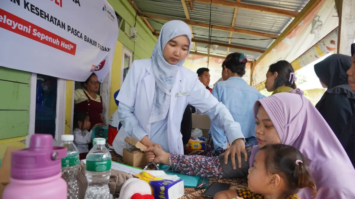 Pertamina Sumbagut Gelar Pemeriksaan Kesehatan Gratis bagi Warga Terdampak Banjir Padang.