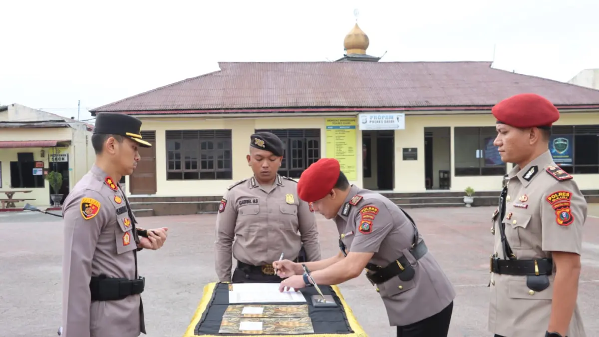 SERTIJAB. Kapolres Dairi AKBP Otniel Siahaan memimpin Sertijab 4 PJU Polres Dairi, Kamis (13/8/2026). (Foto Humas Polreas Dairi.)