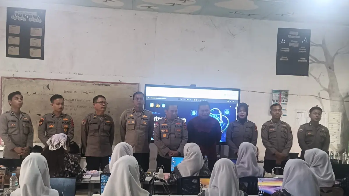 Polres Padang Lawas Gelar ToT Program Paham AI di SMAN 1 Barumun. (Mitra Harahap/Sumut Pos)