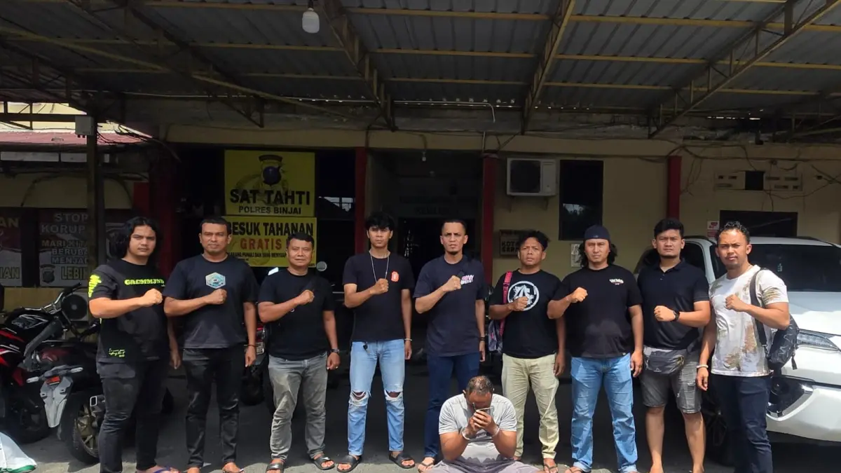 
Tersangka curat dua laporan polisi saat dibekuk Tim Jatanras Polres Binjai. (Satreskrim Polres Binjai/Sumut Pos)