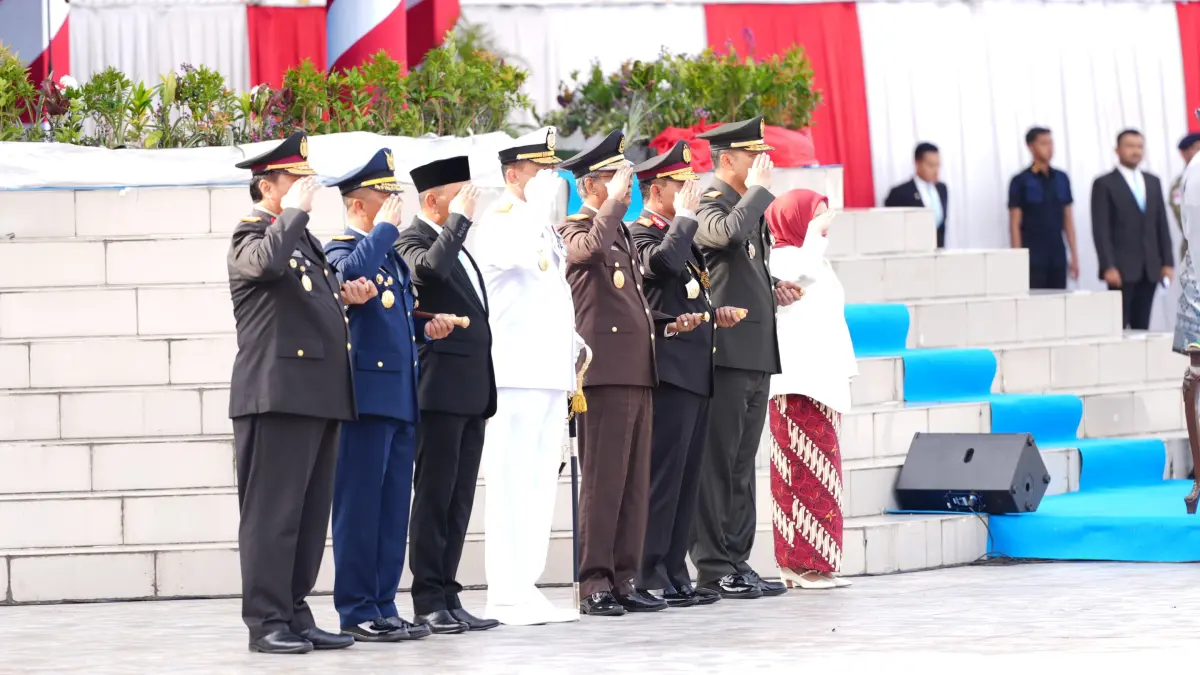 LAPANGAN: Peringatan HUT Kemerdekaan RI ke 81 tingkat Provinsi Sumut, di Lapangan Astaka, Jalan Willem Iskandar/Pancing, Kabupaten Deliserdang, Senin (17/8). 
