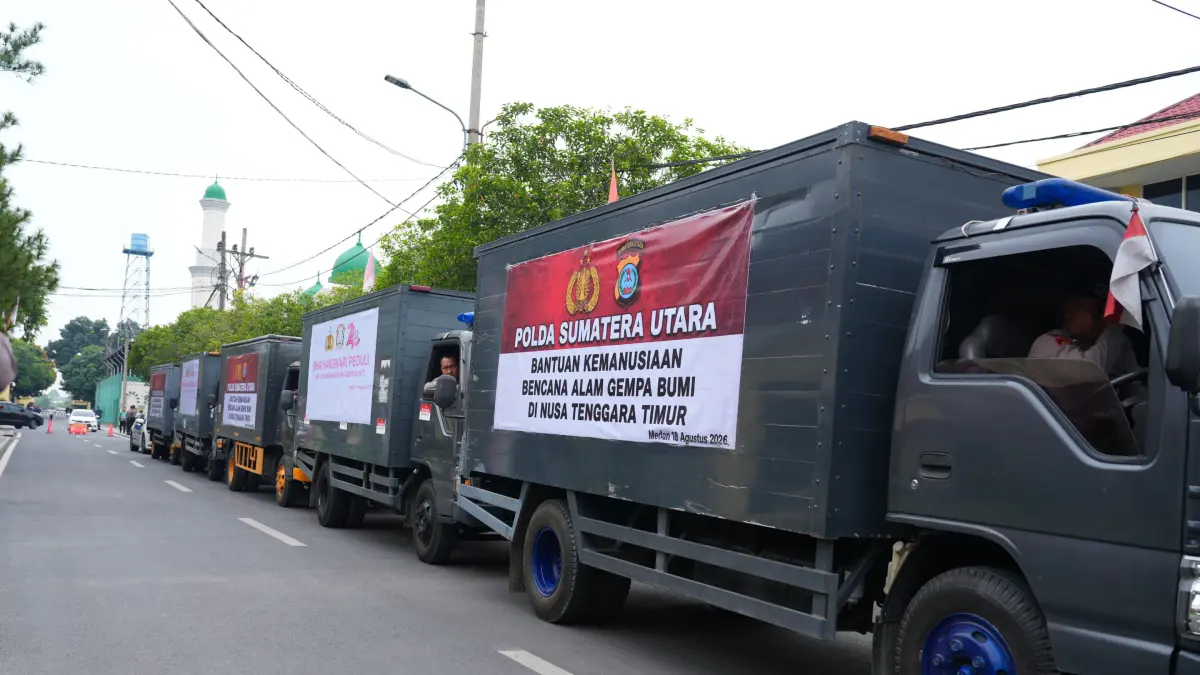 BERANGKAT: Polda Sumut saat memberangkatkan bantuan kemanusiaan untuk korban yang terdampak bencana gempa bumi di NTT. (Dok: Polda Sumut)
