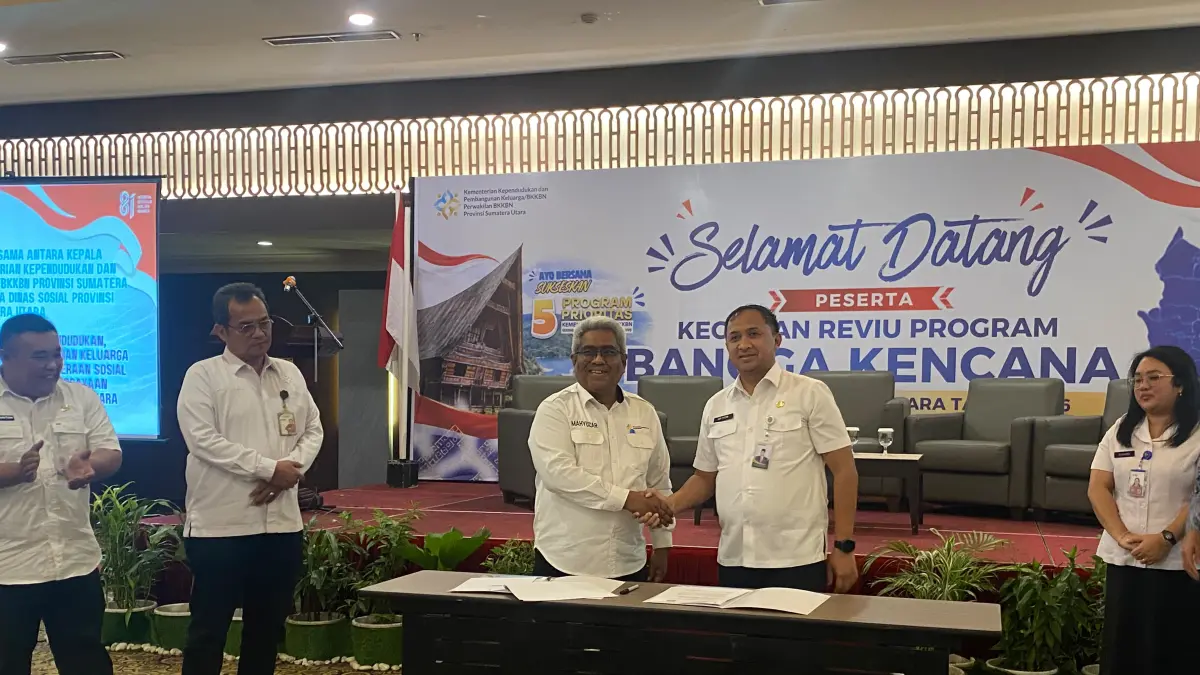 REVIU: Kemendukbangga/BKKBN Provinsi Sumut saat menggelar acara Reviu Program Bangga Kencana, di Hotel Emerald Garden Medan, Rabu (19/8). (Dok: Dewi Syahruni Lubis/Sumut Pos)