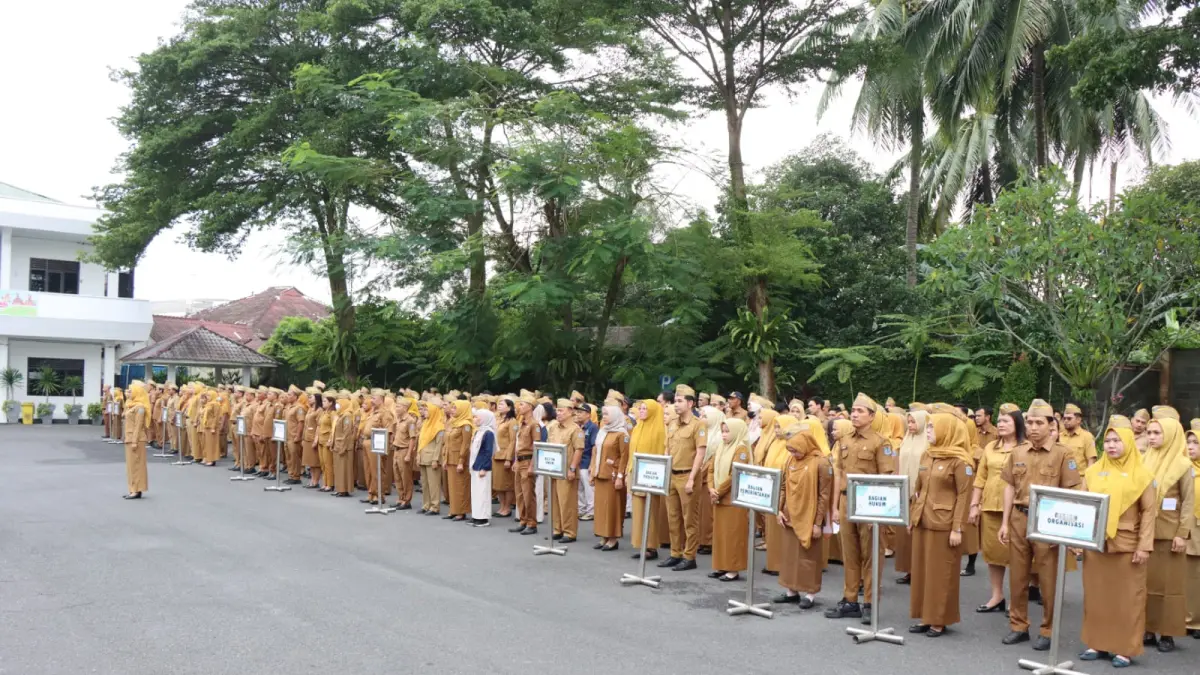 
ASN di lingkungan Pemko Binjai saat mengikuti apel gabungan. (Diskominfo Binjai/Sumut Pos )