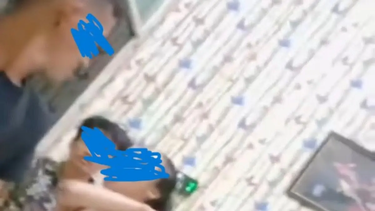 
Potongan video adu mulut terduga pengunjung dengan terapis SPA pada Binjai Mall. (Istimewa/Sumut Pos)