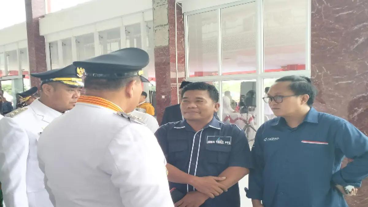 Bupati Batu Bara Dr. H. Baharuddin Siagian, S.H., M.Si., C.L.A., bersama Wakil Bupati Batubara Syafrizal , S.E., M.AP saat diwawancarai Sumutpos, usai Upacara HUT Kemerdekaan RI ke-81, Senin (17/8/2026) lalu di gedung Kantor Bupati Batubara. (Liberti H Haloho/Sumut Pos)