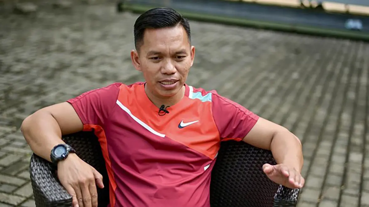 Hendra Basir sebagai tersangka dugaan kekerasan seksual terhadap lima atlet. (Dok. AFP via Jawa Pos Koran)