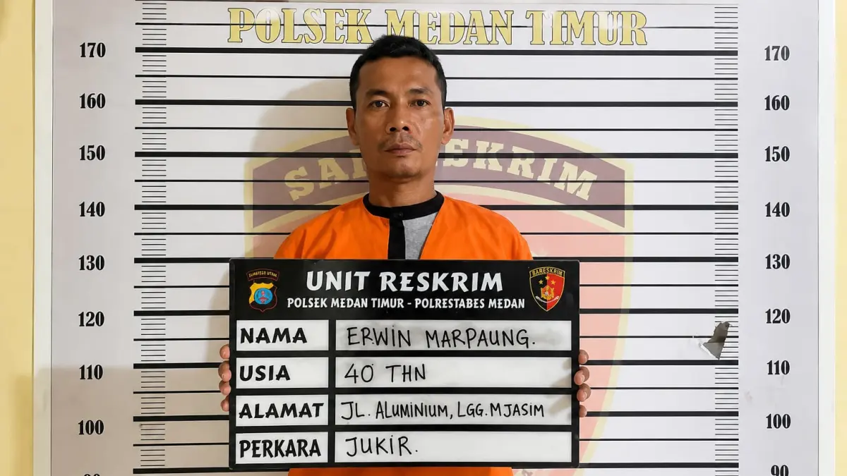 Jukir liar yang diamankan terkait dugaan pungli modus parkir. (Dok: Polsek Medan Timur)
