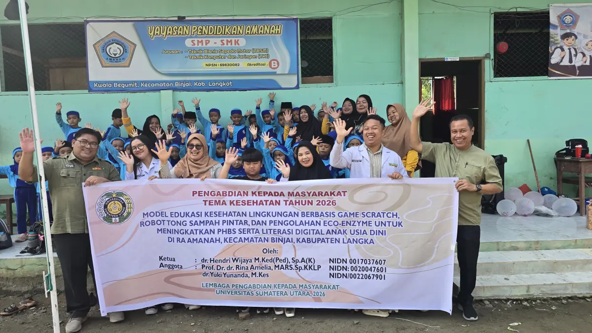 Tim Pengabdian kepada Masyarakat FK USU saat melaksanakan kegiatan edukasi kesehatan lingkungan, di RA Amanah, Kecamatan Binjai, Kabupaten Langkat. (Sumut Pos/Dokumen Pribadi)