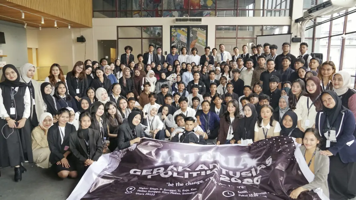  Mahasiswa Ilmu Politik Fakultas Ilmu Sosial dan Ilmu Politik (FISIP) Universitas Sumatera Utara (USU) menggelar Pra-Pengenalan Kehidupan Kampus bagi Mahasiswa Baru (Pra-PKKMB) Program Studi Ilmu Politik dengan kegiatan melalui Gerak Antusias Politik (GASPOL) yang digelar di Higher Steps, Senin (10/8/2026). (Istimewa)